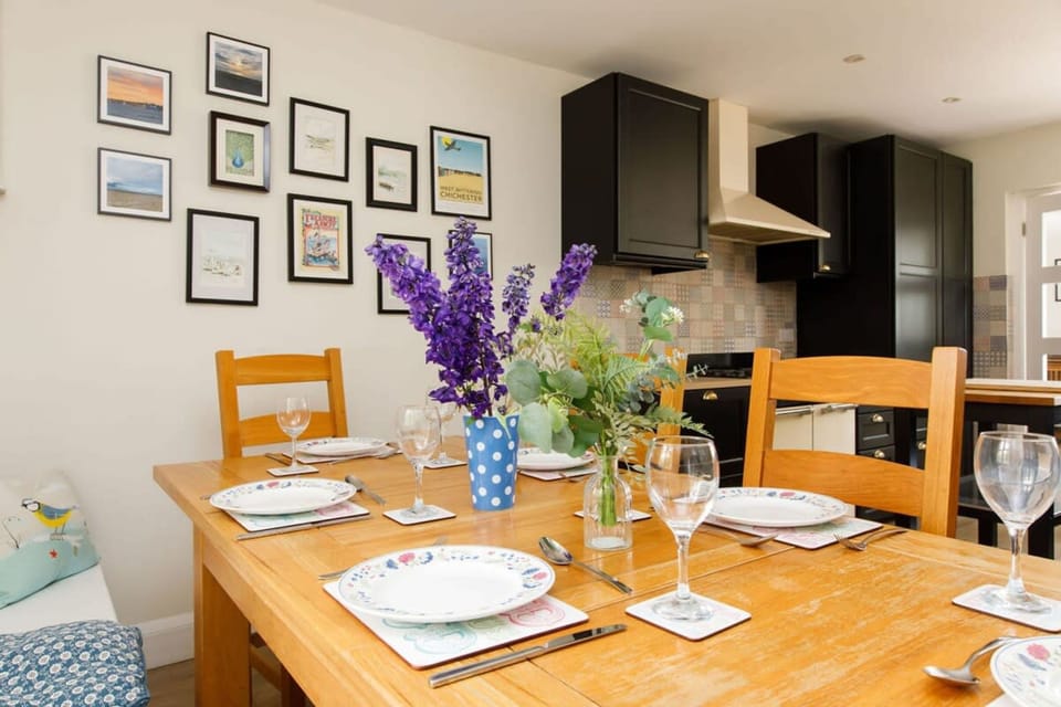 House | 3 bedrooms, iron/ironing board, Internet