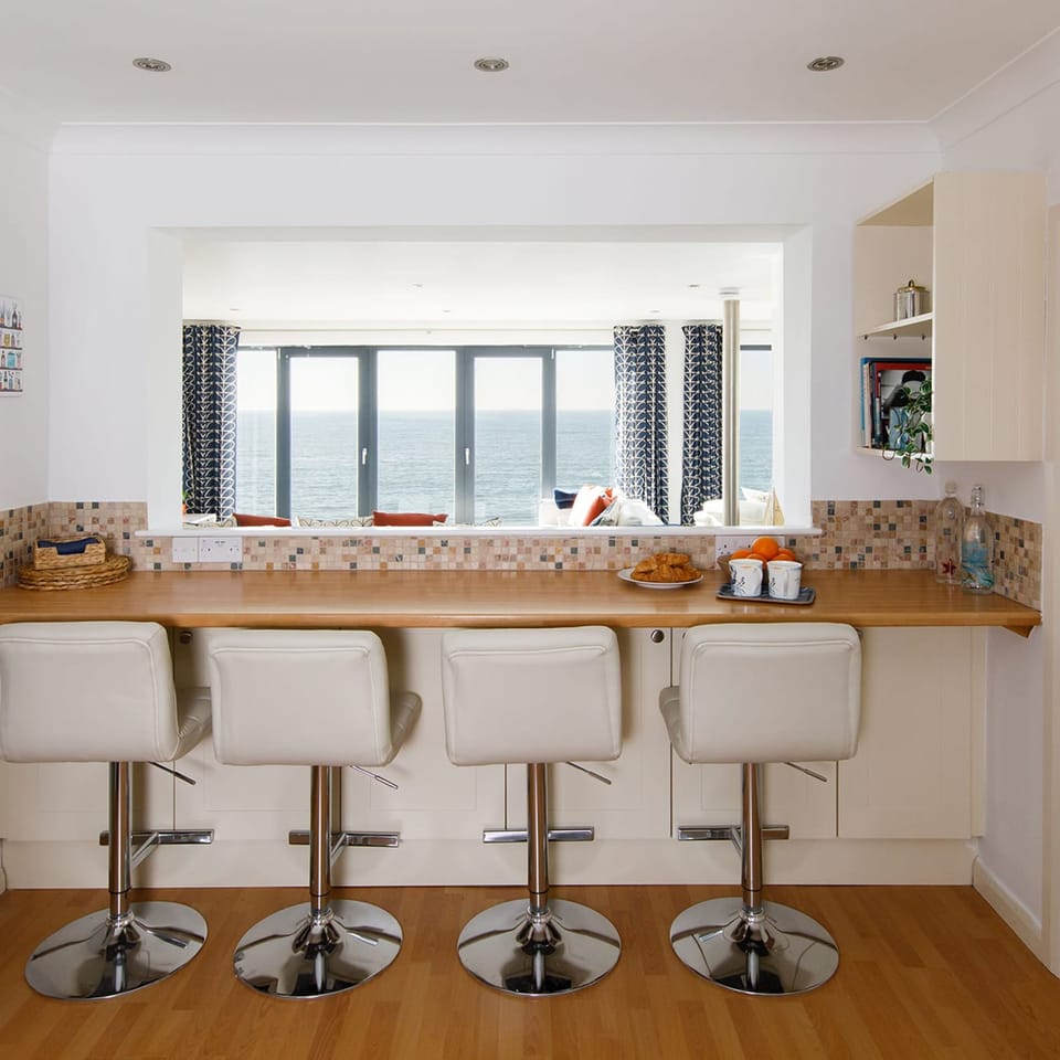 House | 5 bedrooms, iron/ironing board, Internet