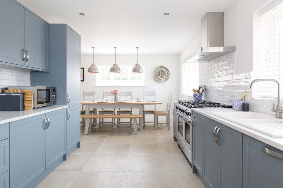 House | 4 bedrooms, desk, iron/ironing board, high-speed internet