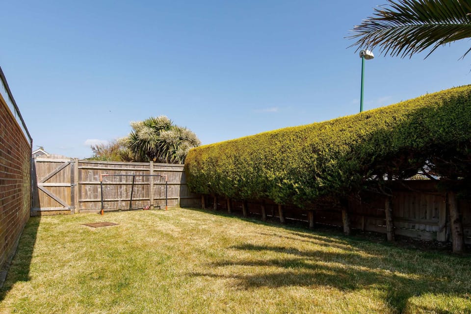 House | 4 bedrooms, desk, iron/ironing board, high-speed internet