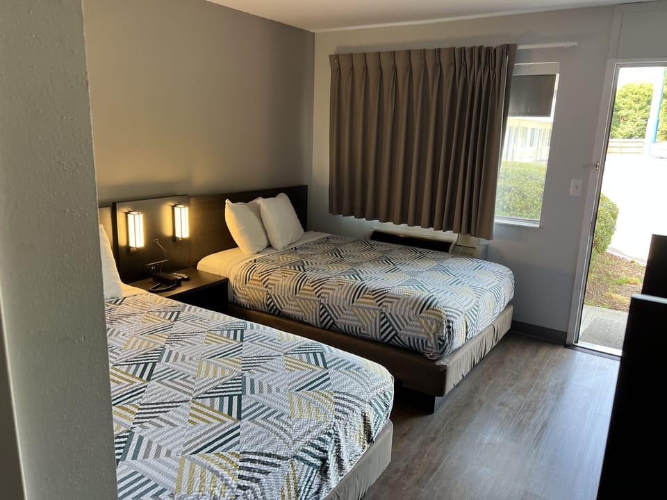 WiFi (free), bed sheets