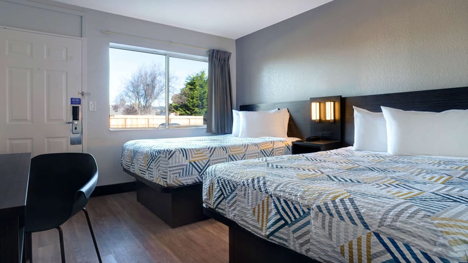 Standard Room, 2 Double Beds, Non Smoking, Refrigerator & Microwave | WiFi (free), bed sheets