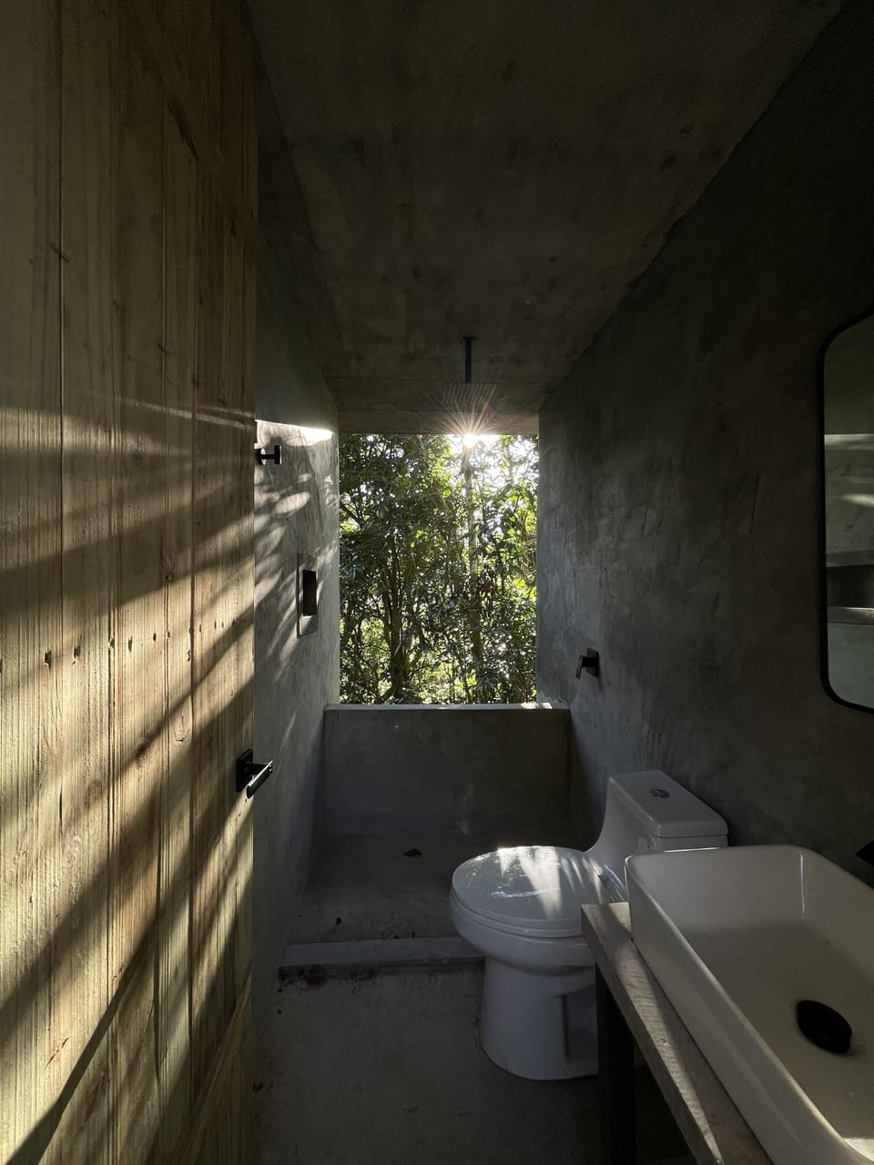 Panoramic Cabin, Hill View | Bathroom | Shower, towels, soap, shampoo