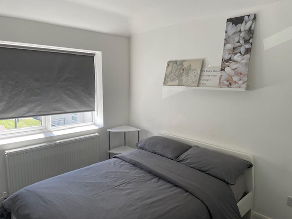 House | 1 bedroom, iron/ironing board, free WiFi, bed sheets