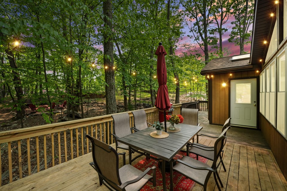 Gather in our delightful outdoor dining area, where six guests can soak in the beautiful views while enjoying meals together!