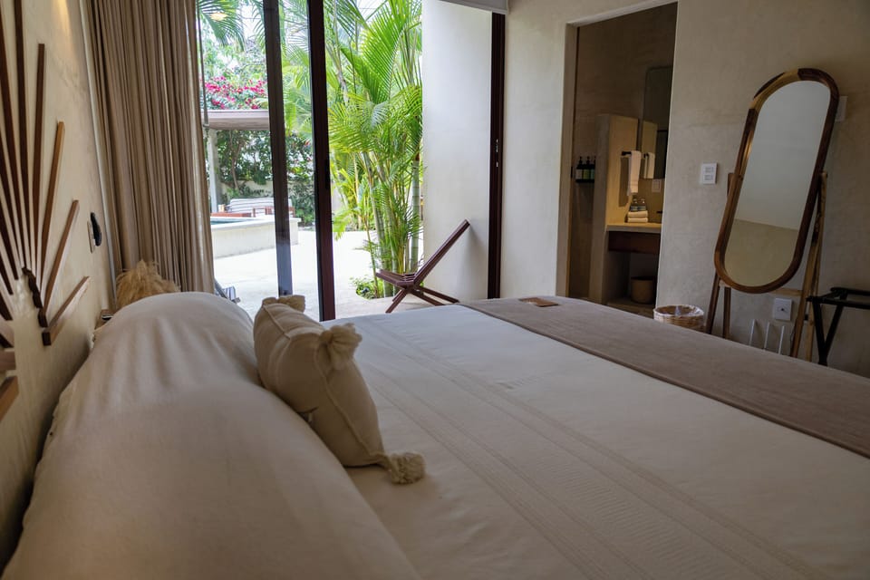 Superior Double Room, Balcony | Premium bedding, down comforters, in-room safe, iron/ironing board