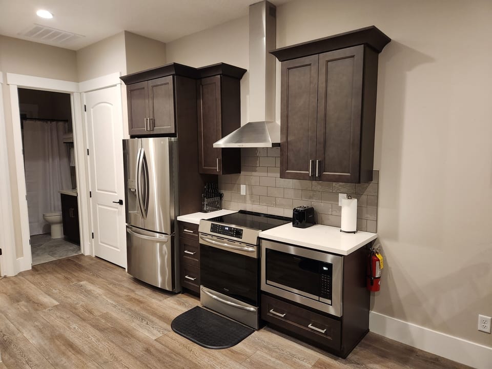 Kitchen stove, fridge, microwave
