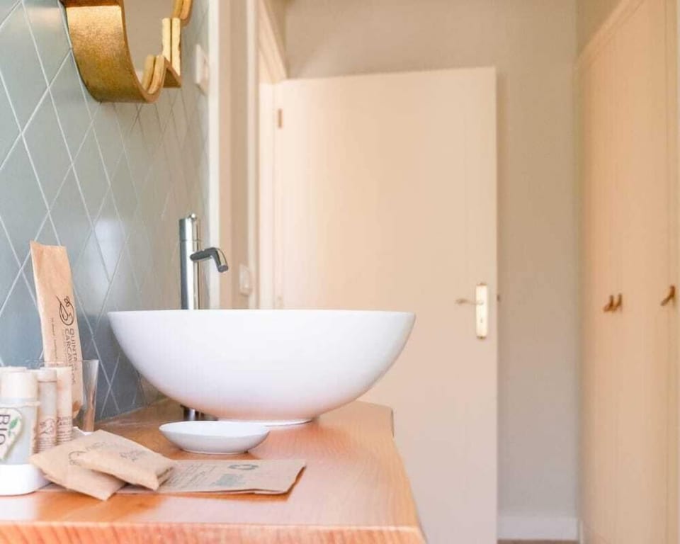Family Townhome, Private Pool, Vineyard View | Bathroom | Shower, hair dryer, bidet, towels
