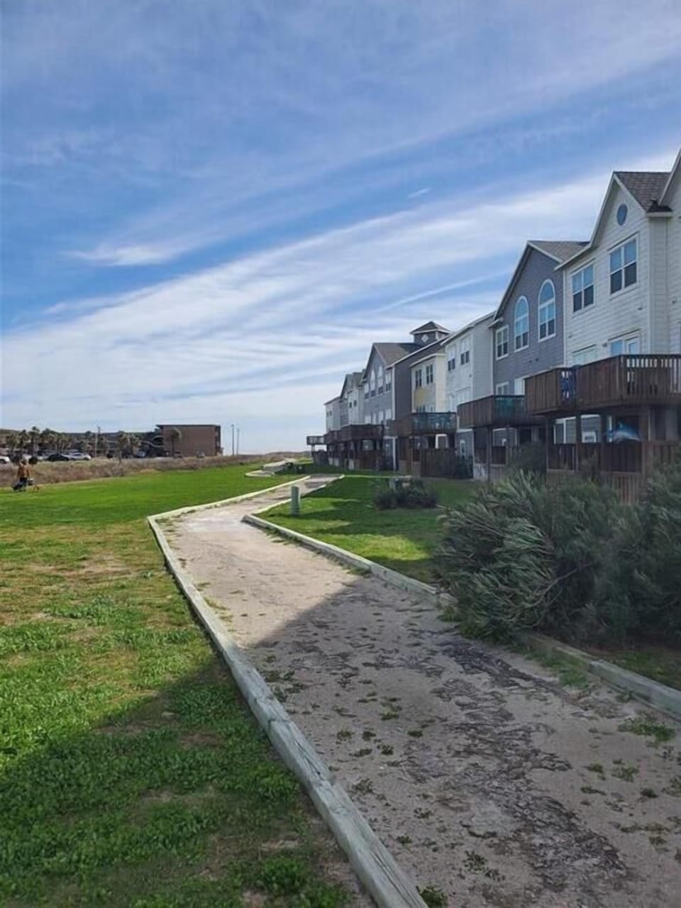 Walk to the Beach- Peaceful and Modern Condo (556)