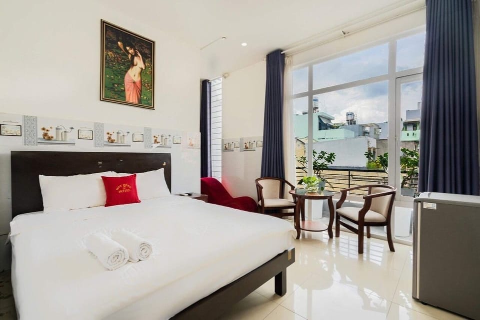 Luxury Double Room, 1 Bedroom, Non Smoking, City View | Hypo-allergenic bedding, pillowtop beds, minibar, soundproofing