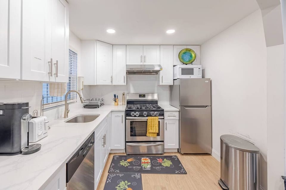 Fridge, Gas Cooker, Oven, Air Fryer, Coffee Machine, Blenders, Pots, Microwave