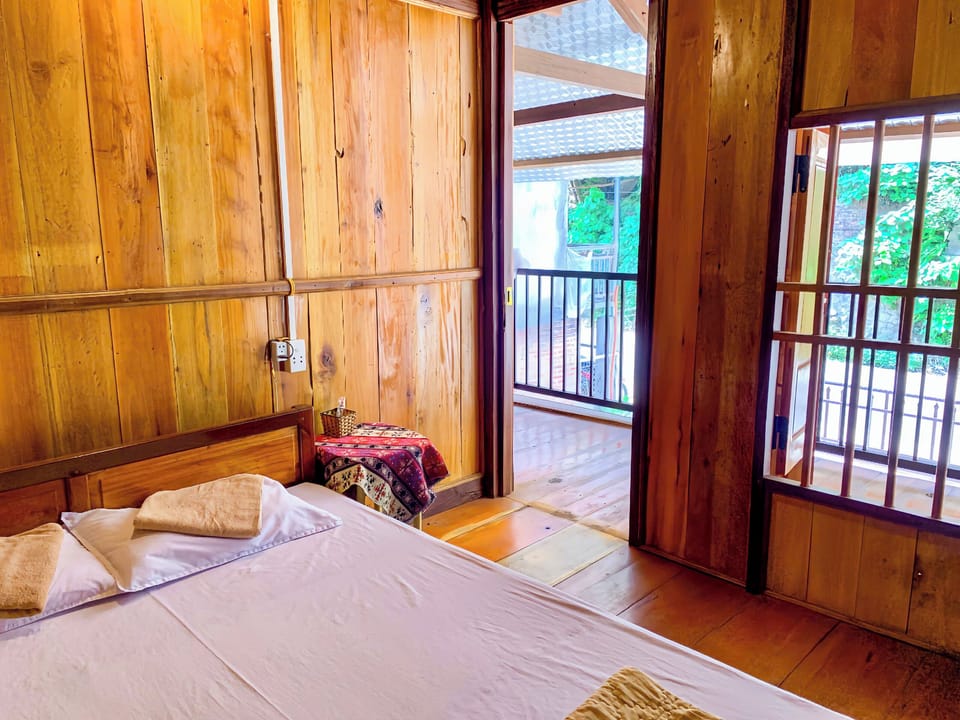 Double Room | Soundproofing, WiFi (free), bed sheets