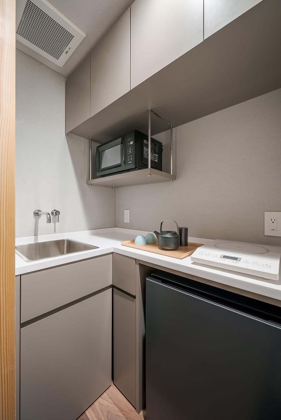 Traditional House, 3 Bedrooms, Non Smoking, Kitchenette | Private kitchen | Mini-fridge, microwave, stovetop, electric kettle