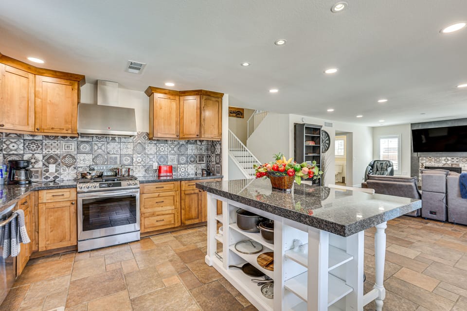 Kitchen | Cooking Basics | Blender | Crockpot | Spices | 1st Floor