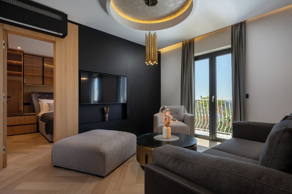 Panoramic Apartment, Sea View | Living area