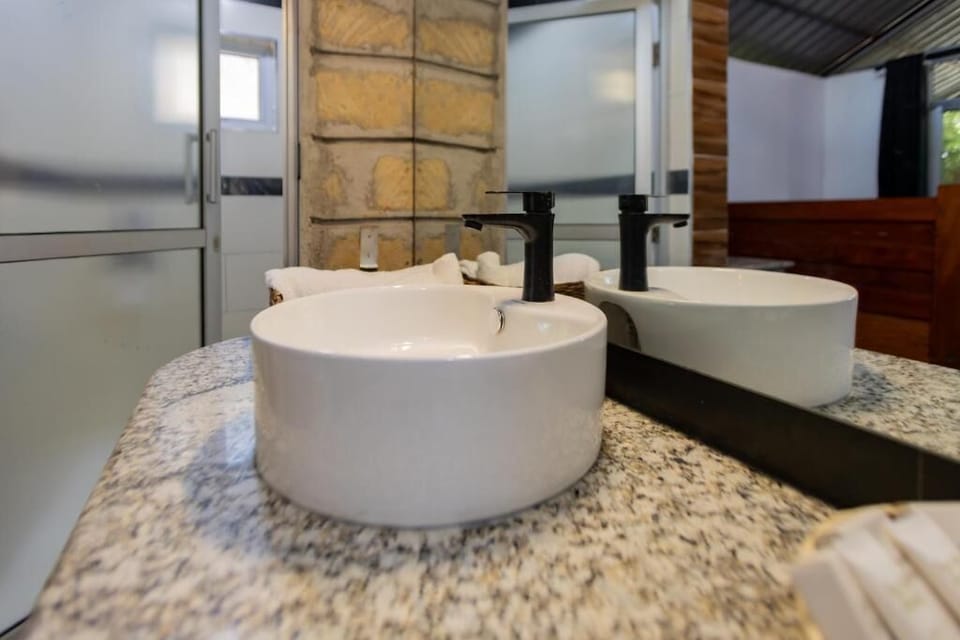 Luxury Tent | Bathroom | Shower, rainfall showerhead, free toiletries, bathrobes