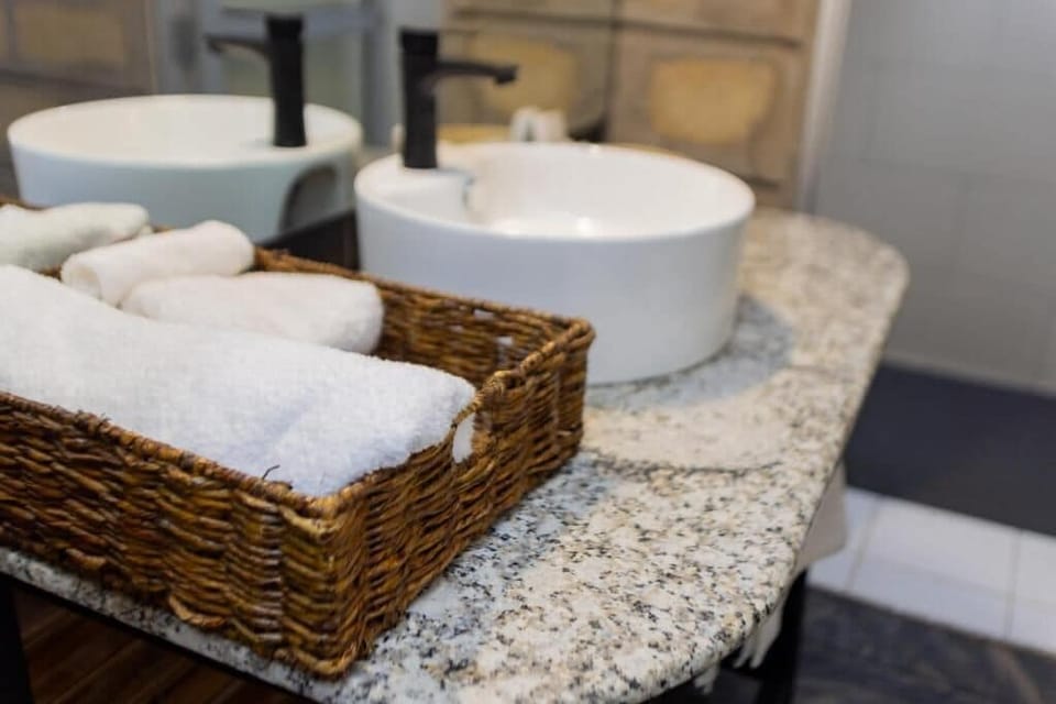 Luxury Tent | Bathroom | Shower, rainfall showerhead, free toiletries, bathrobes