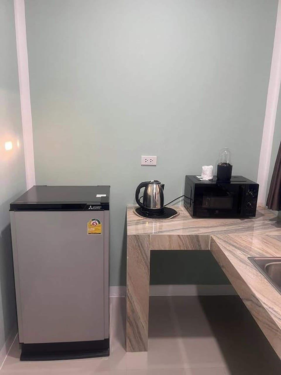 Standard Double Room | In-room safe, desk, WiFi (free), bed sheets