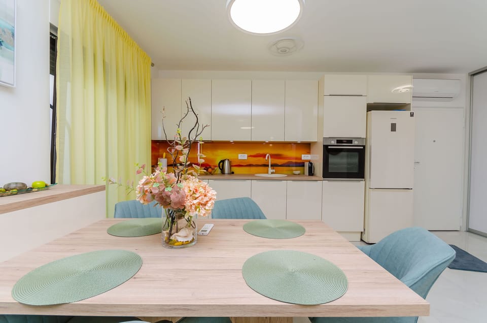 Apartment (A1) | Dining