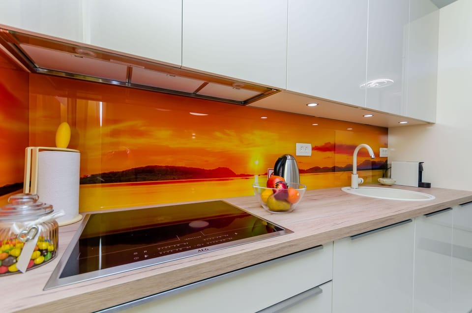Apartment (A1) | Private kitchen | Fridge, oven, stovetop, dishwasher