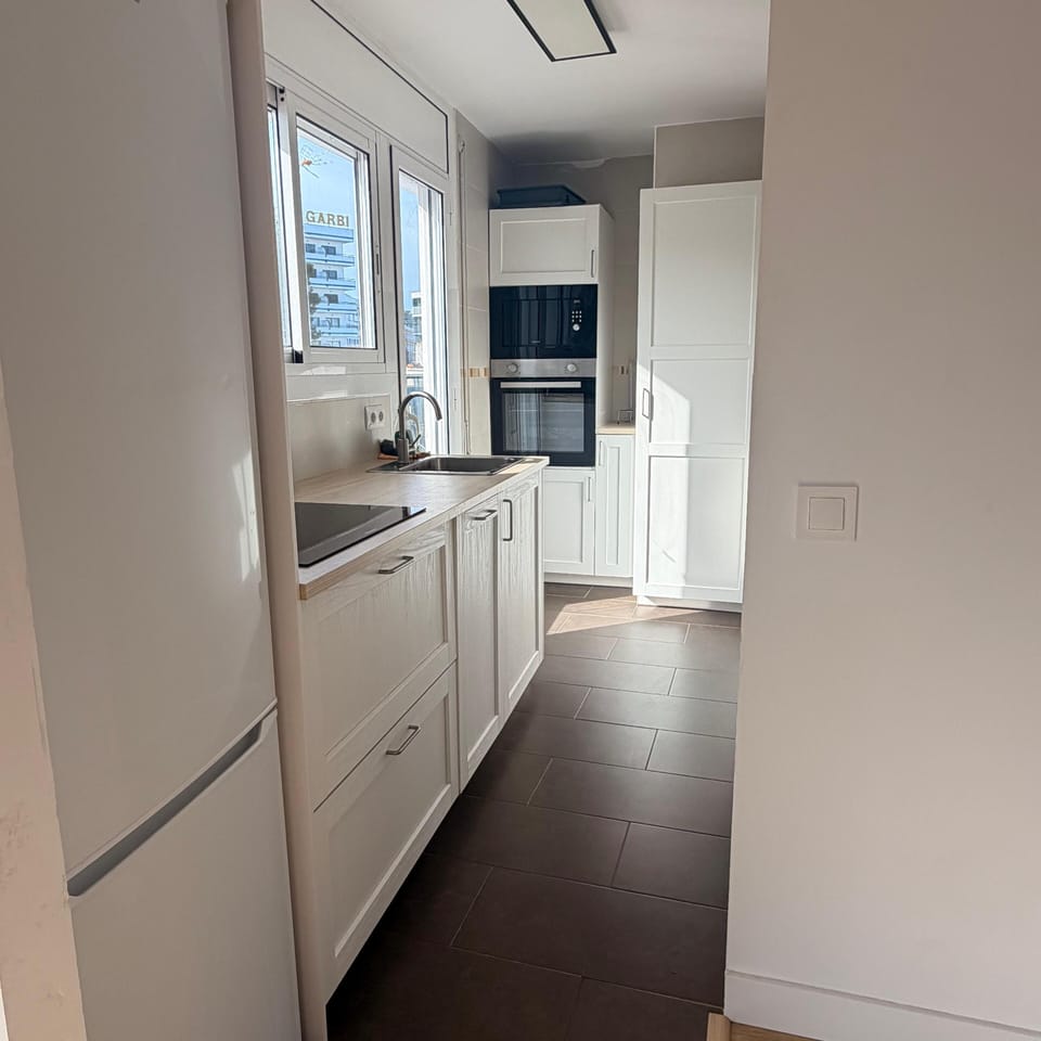 Apartment | In-room safe, desk, laptop workspace, free WiFi