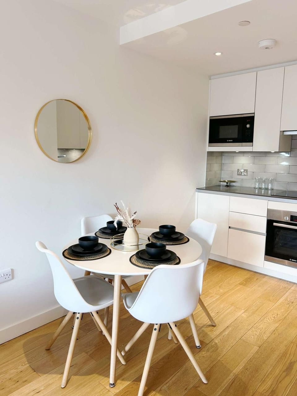Apartment | Dining