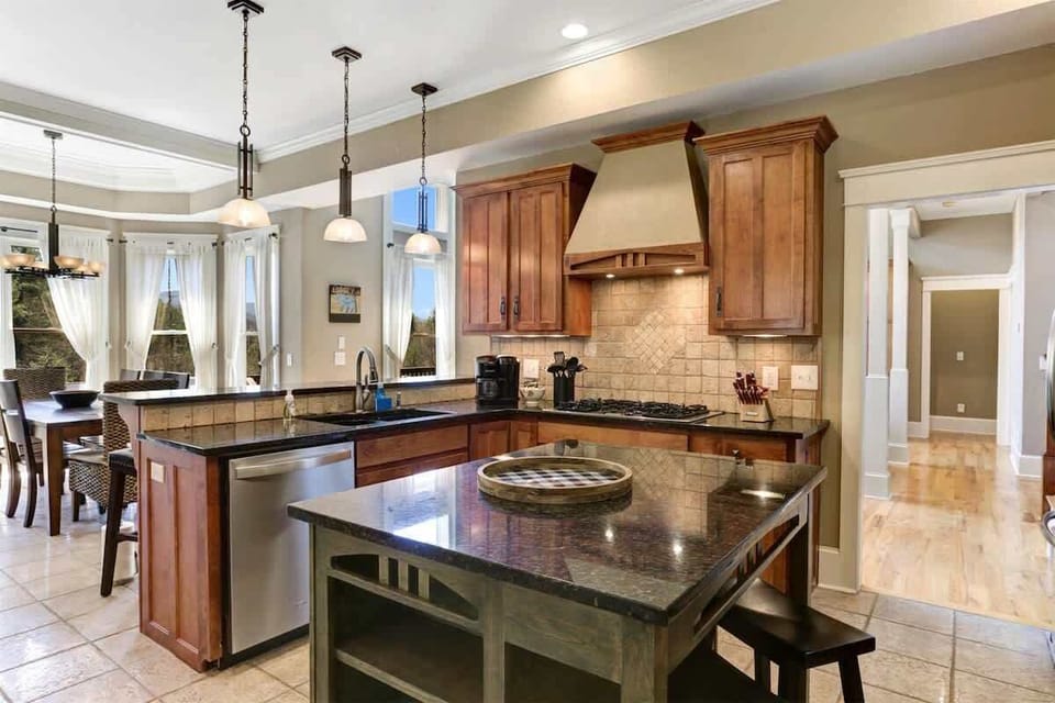 KITCHEN CORNER VIEW