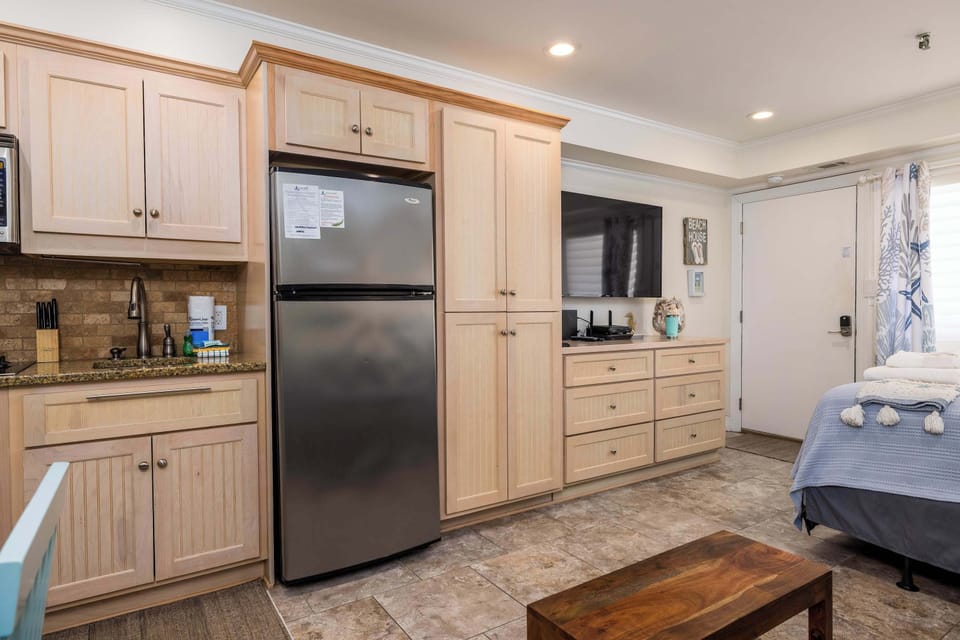 Bedroom/Kitchenette