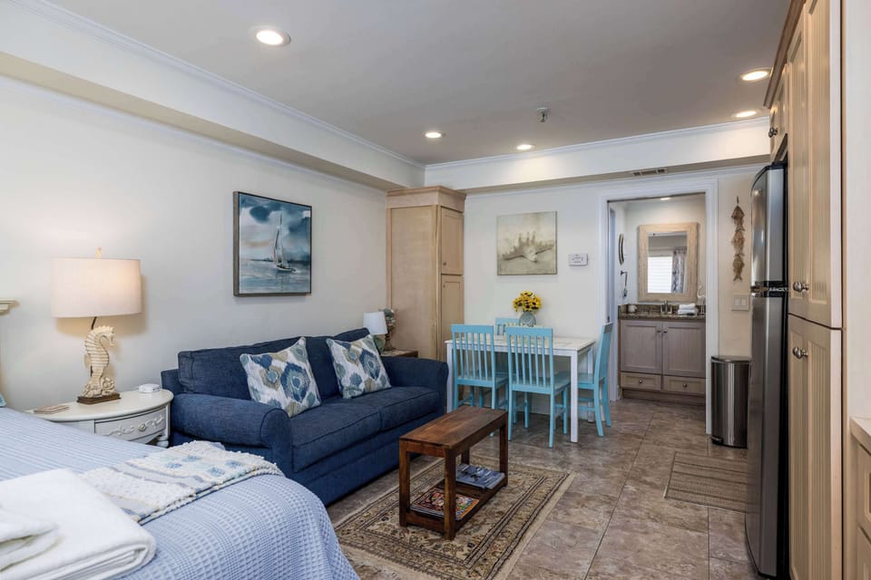 Bedroom/Living Area
