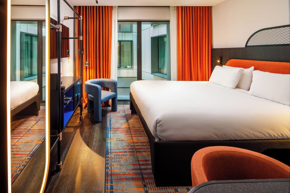 Tribe Essential Atrium | Hypo-allergenic bedding available, in-room safe, desk, laptop workspace