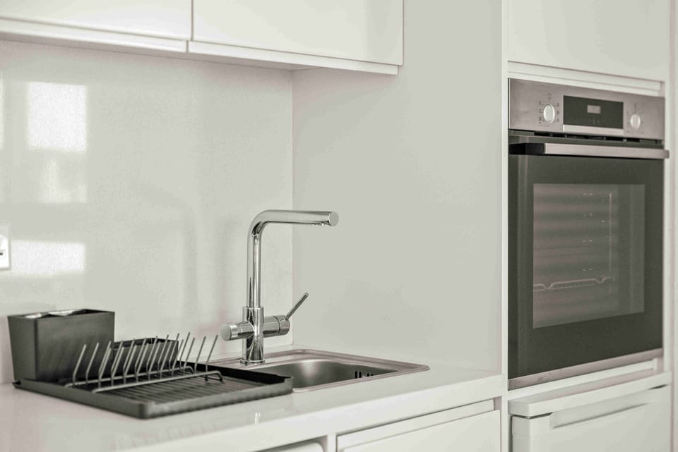 Luxury Studio | Private kitchen | Cookware/dishes/utensils