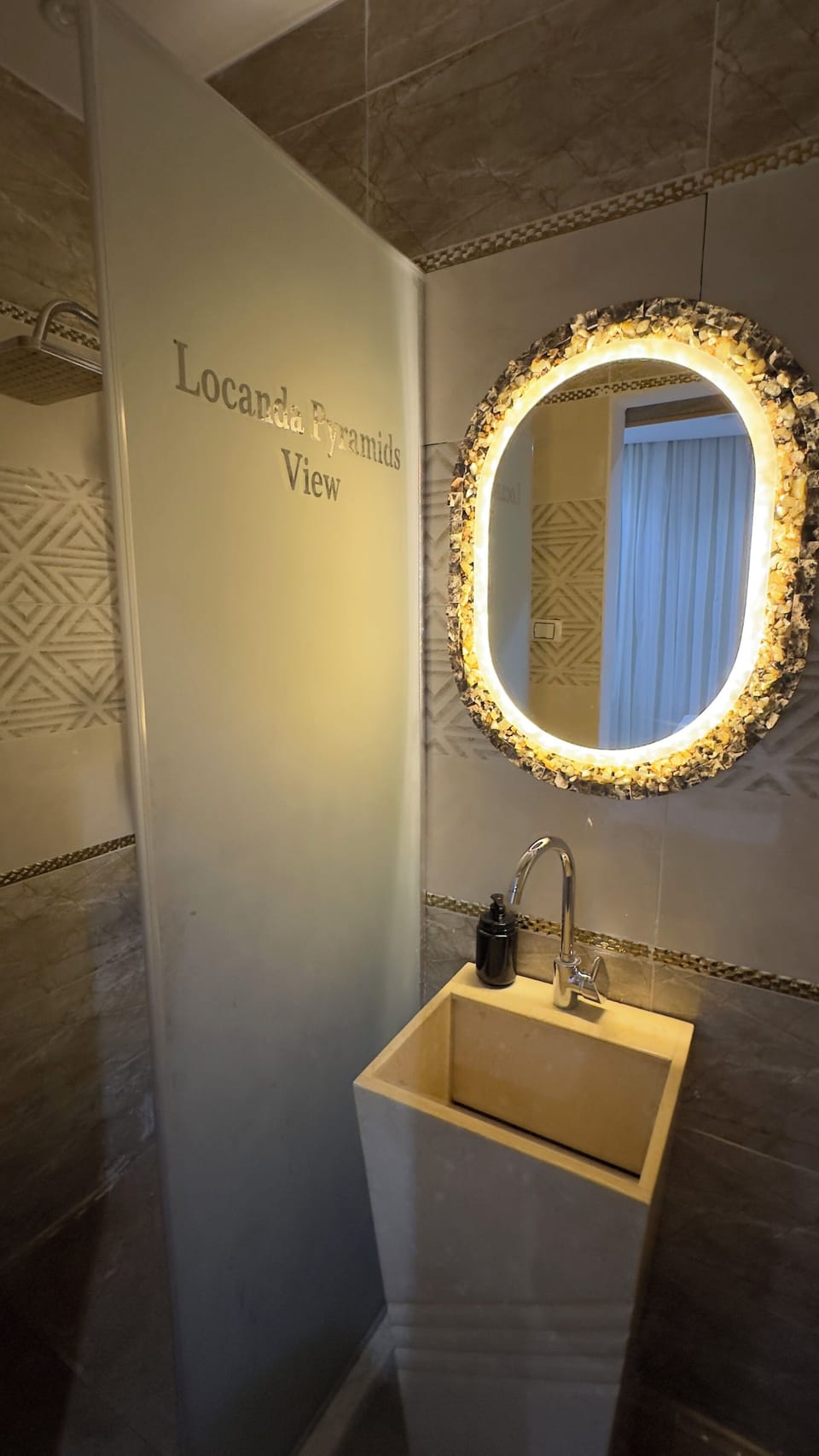 Luxury Room, 3 Twin Beds, City View, Courtyard Area | Bathroom | Jetted tub, rainfall showerhead, designer toiletries, hair dryer