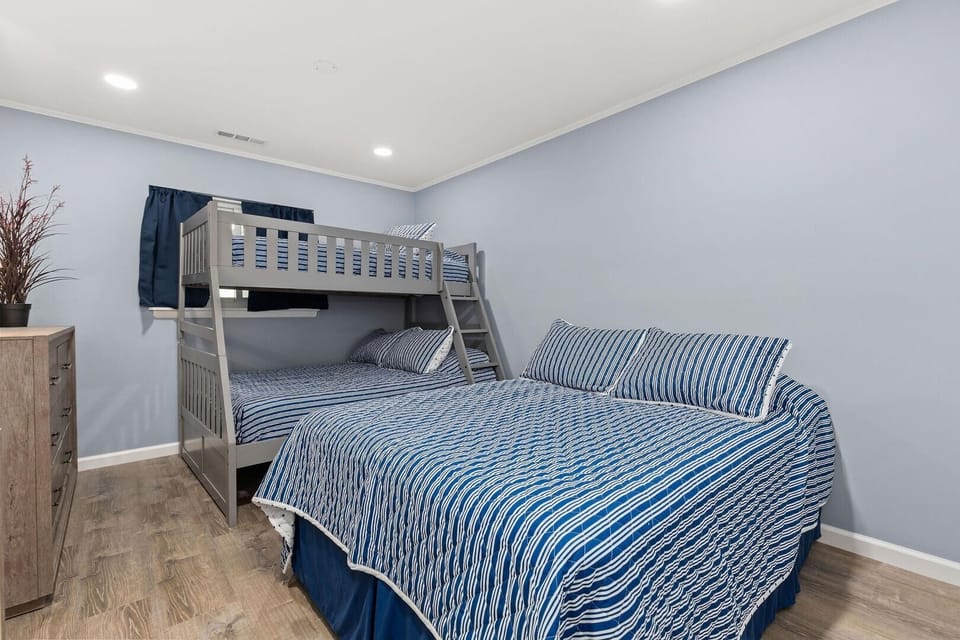 Condo, 2 Bedrooms | 2 bedrooms, iron/ironing board, free WiFi