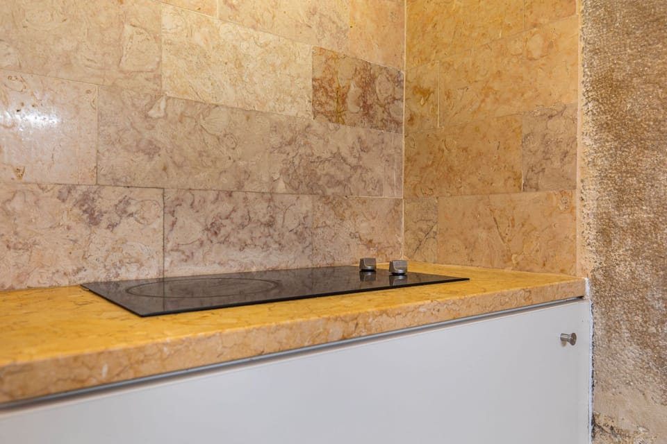 Basic Twin Room | Private kitchenette | Mini-fridge, microwave, stovetop, espresso maker