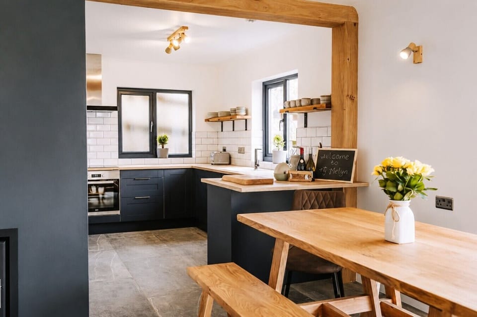 Fully Equipped Modern Kitchen