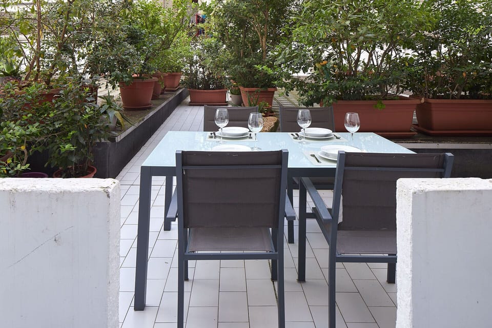Outdoor dining