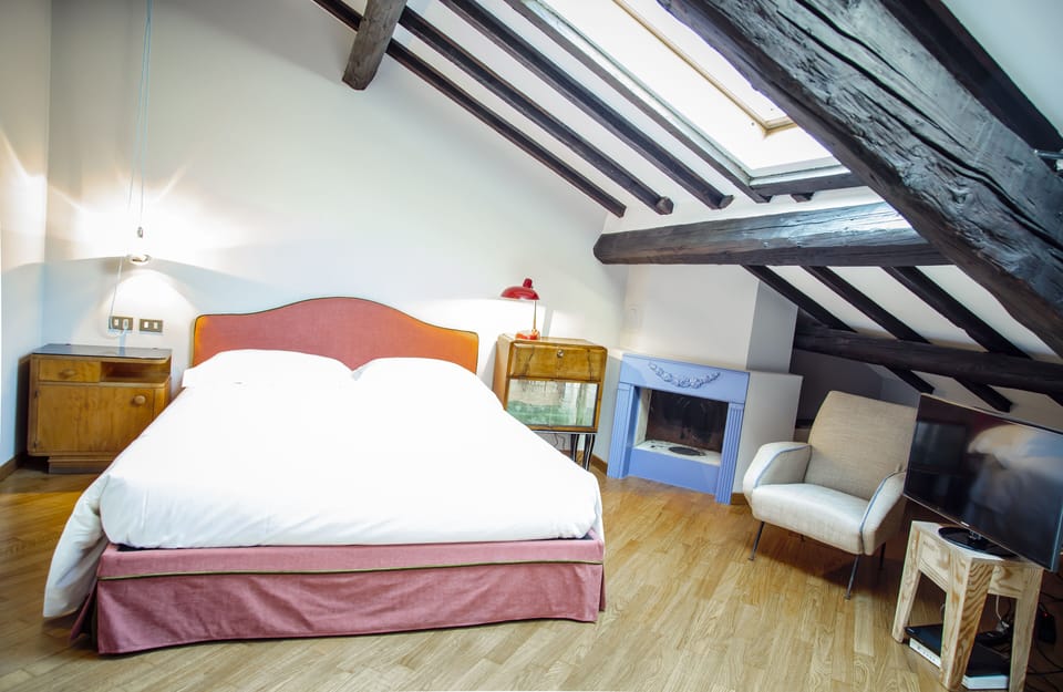Apartment, 1 Bedroom | 1 bedroom, iron/ironing board (on request), cribs (surcharge)