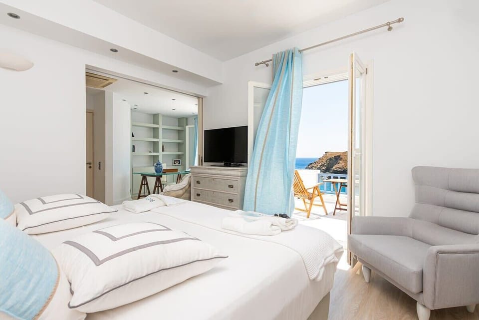 Ground Level: Master bedroom with office