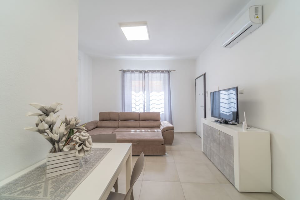 Comfort House | 1 bedroom, soundproofing, free WiFi, bed sheets