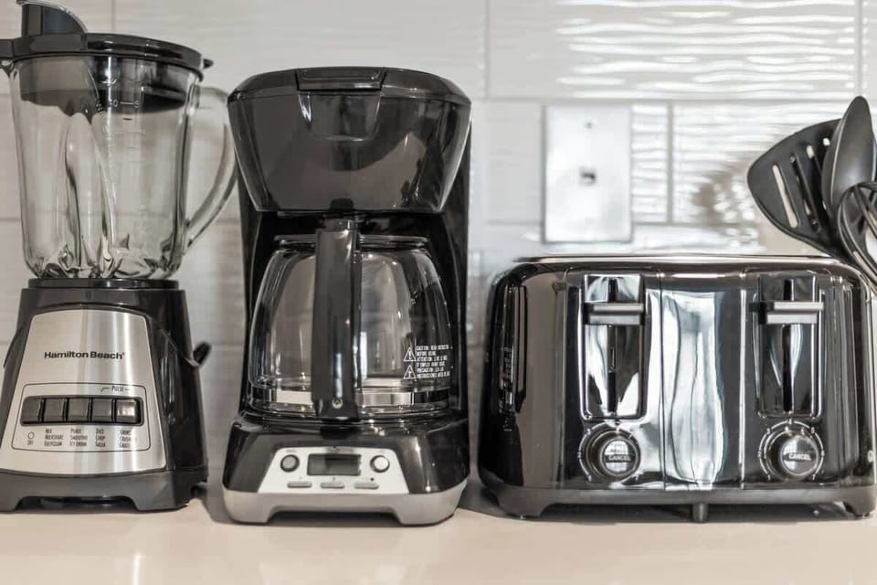 APPLIANCES INCLUDED