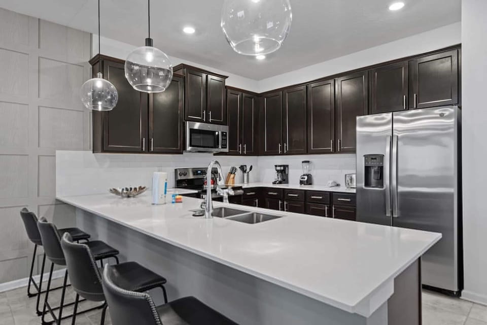 House | 3 bedrooms, desk