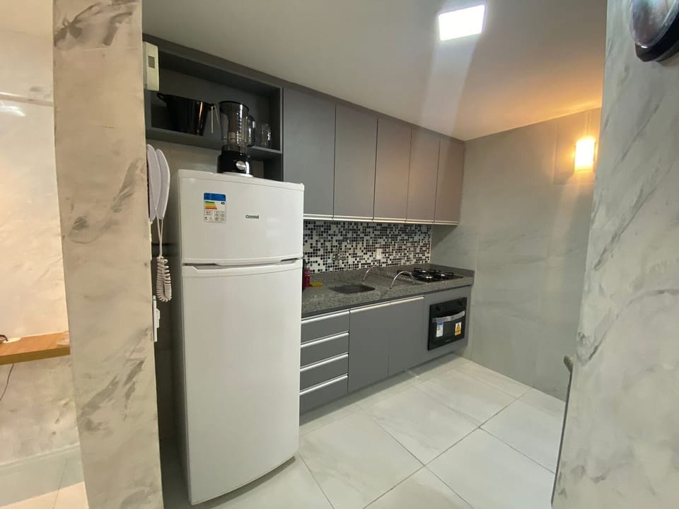 Basic Apartment | Private kitchen | Fridge, microwave, cookware/dishes/utensils