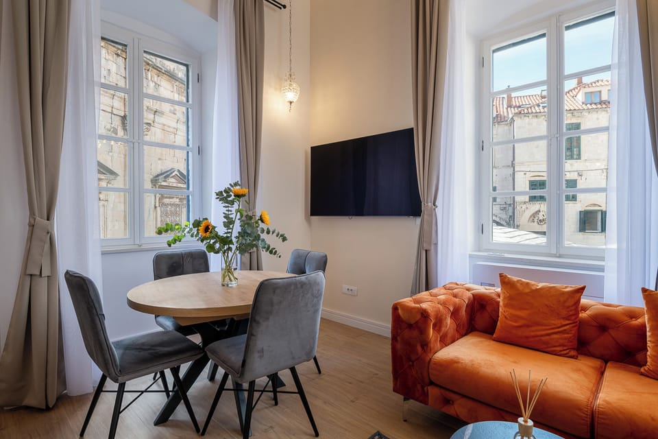 Apartment, City View | Living area
