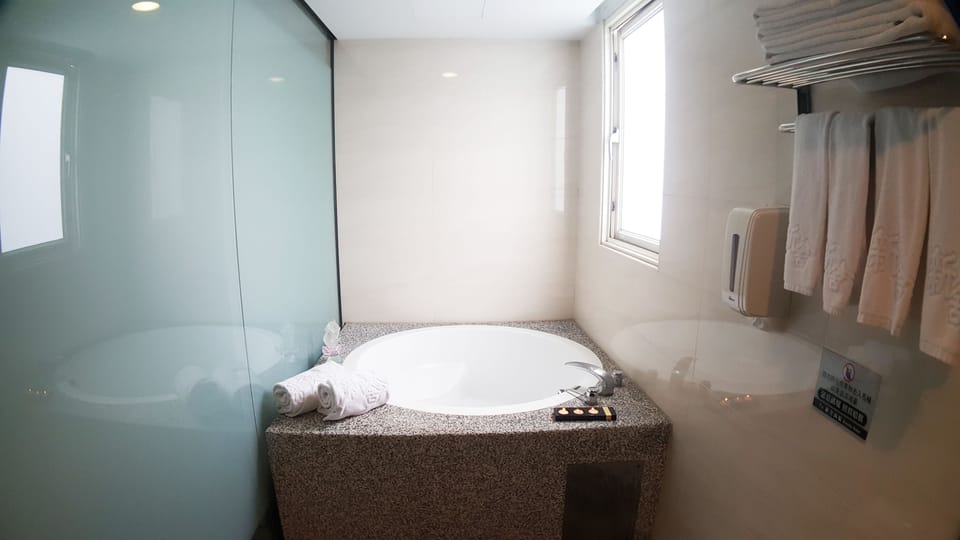 Family Quadruple Room, No Windows | Soundproofing, free WiFi, bed sheets