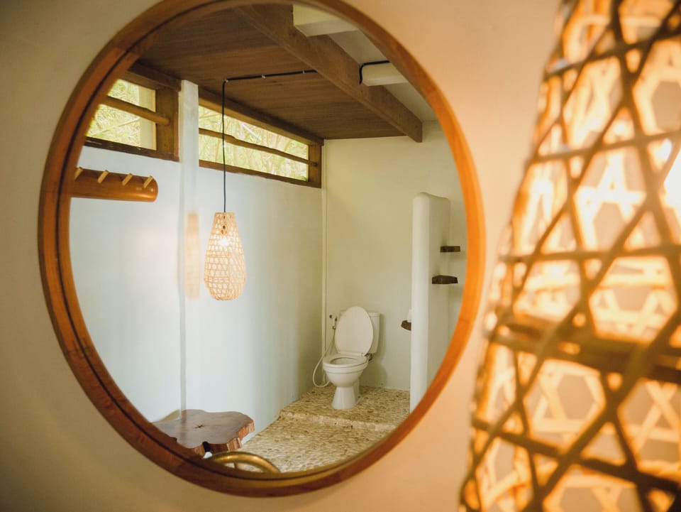 Free toiletries, bidet