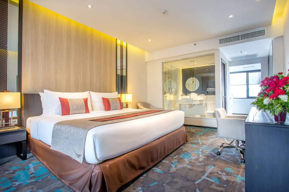 In-room safe, desk, laptop workspace, free WiFi
