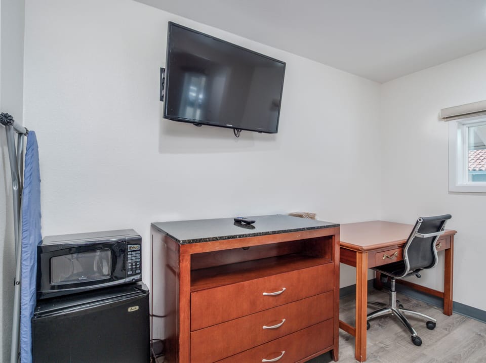 Standard Room, 1 Double Bed | Free WiFi