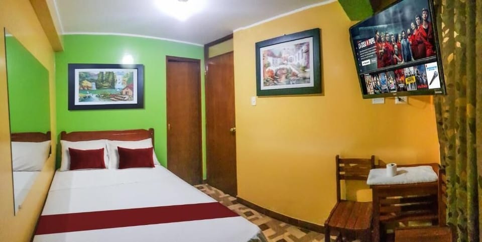 Superior Double Room | Desk, WiFi (free), bed sheets