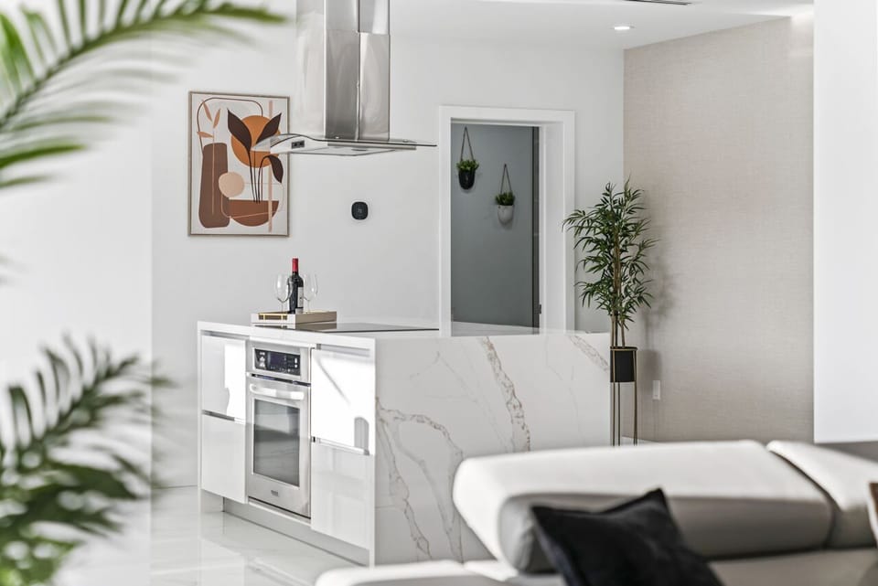 Kitchen Envy Alert! Explore This House with a Beautiful Kitchen