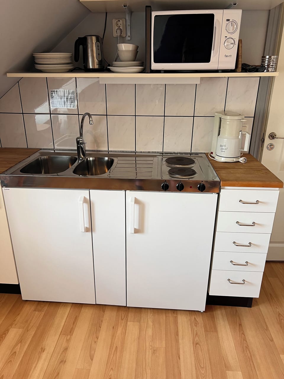 Standard Apartment | Private kitchen | Highchair